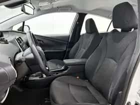 Toyota Prius (2019) thumbnail 8