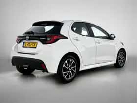 Toyota Yaris (2021) thumbnail 2