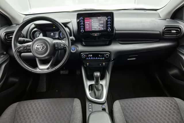 Toyota Yaris (2021) thumbnail 5