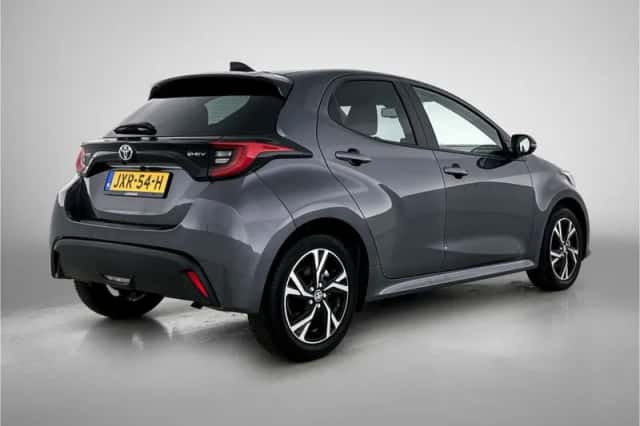 Toyota Yaris (2025) thumbnail 2