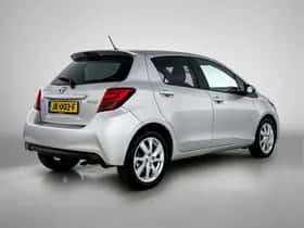 Toyota Yaris (2014) thumbnail 2