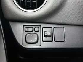 Toyota Yaris (2014) thumbnail 23