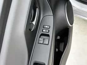 Toyota Yaris (2014) thumbnail 24