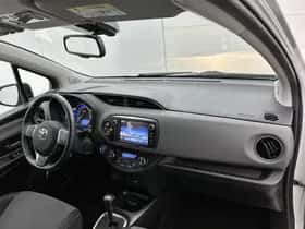 Toyota Yaris (2014) thumbnail 32