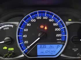 Toyota Yaris (2014) thumbnail 6