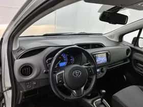 Toyota Yaris (2014) thumbnail 7