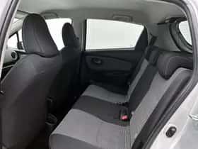 Toyota Yaris (2014) thumbnail 9