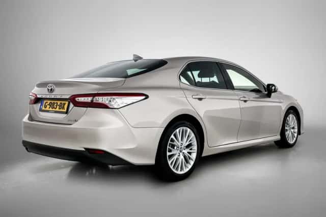 Toyota Camry (2019) thumbnail 2