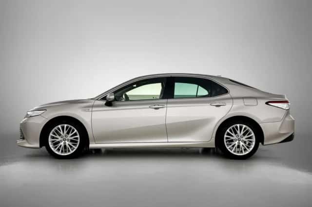 Toyota Camry (2019) thumbnail 3