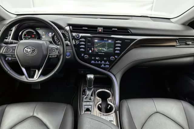 Toyota Camry (2019) thumbnail 4