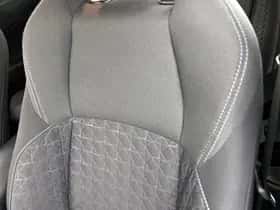 Toyota C-HR (2021) thumbnail 40