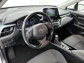 Toyota C-HR (2021) thumbnail 6