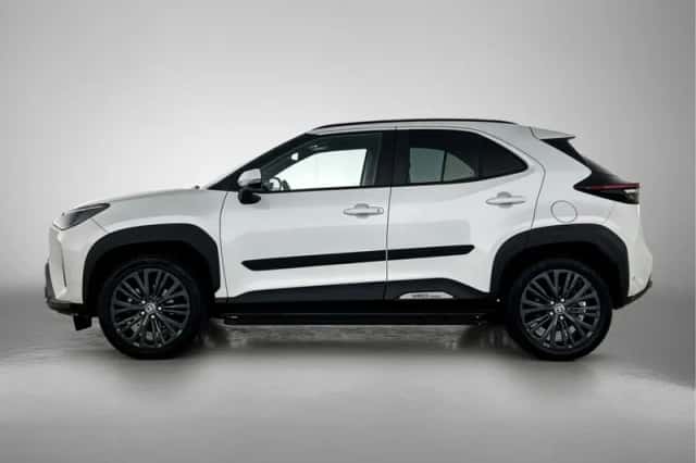 Toyota Yaris_Cross (2023) thumbnail 3