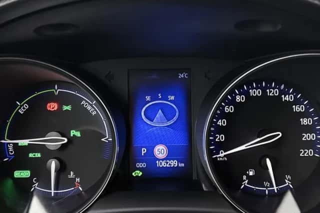 Toyota C-HR (2019) thumbnail 5