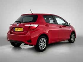 Toyota Yaris (2019) thumbnail 2