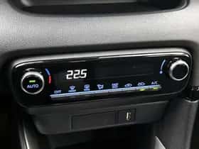 Toyota Yaris (2021) thumbnail 14
