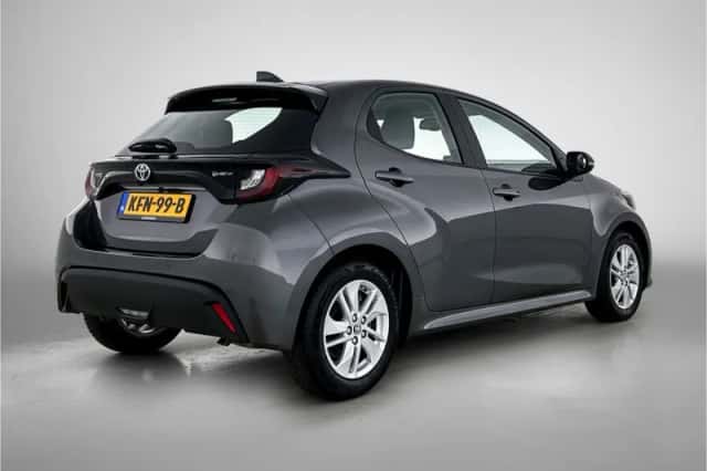 Toyota Yaris (2025) thumbnail 2