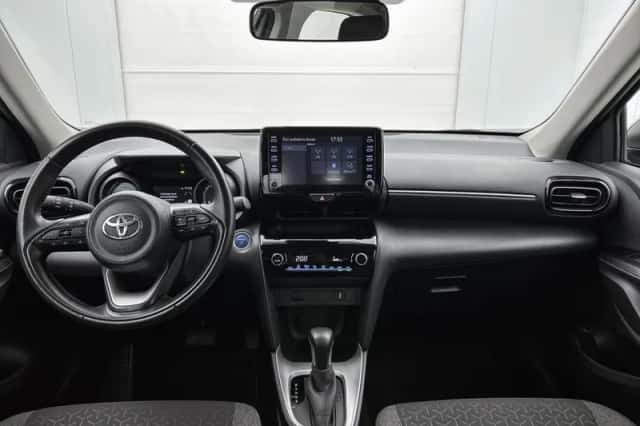 Toyota Yaris_Cross (2023) thumbnail 4