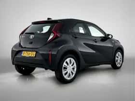 Toyota Aygo (2022) thumbnail 2