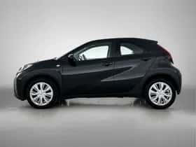 Toyota Aygo (2022) thumbnail 3