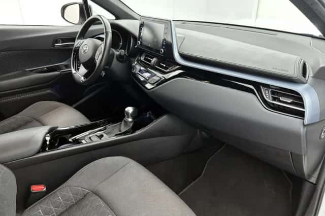 Toyota C-HR (2020) thumbnail 6