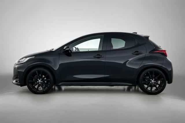 Toyota Yaris (2024) thumbnail 3