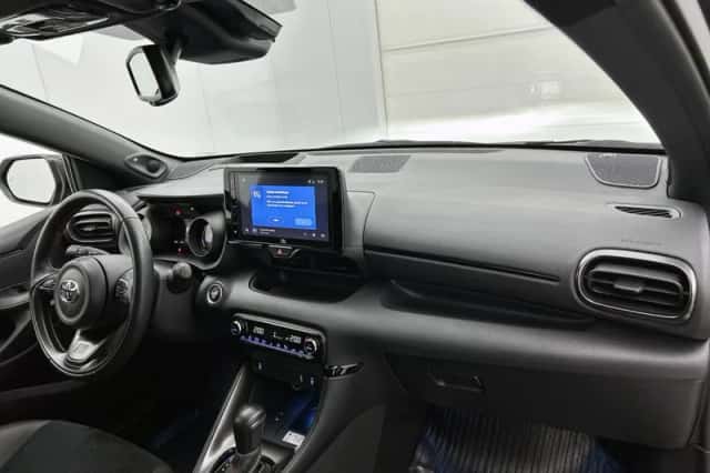 Toyota Yaris (2024) thumbnail 6