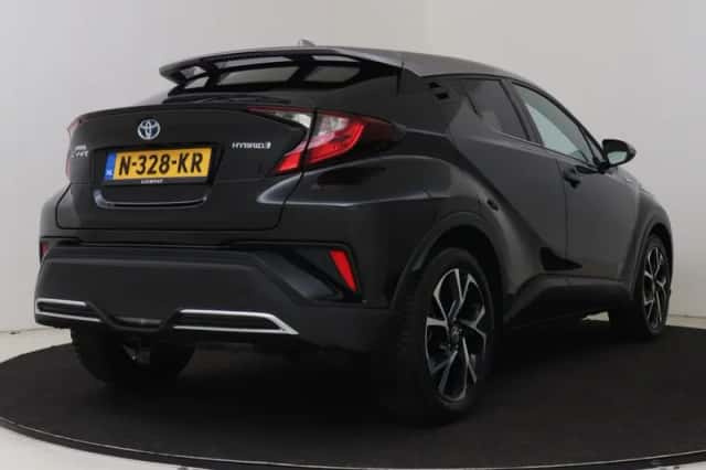 Toyota C-HR (2020) thumbnail 2