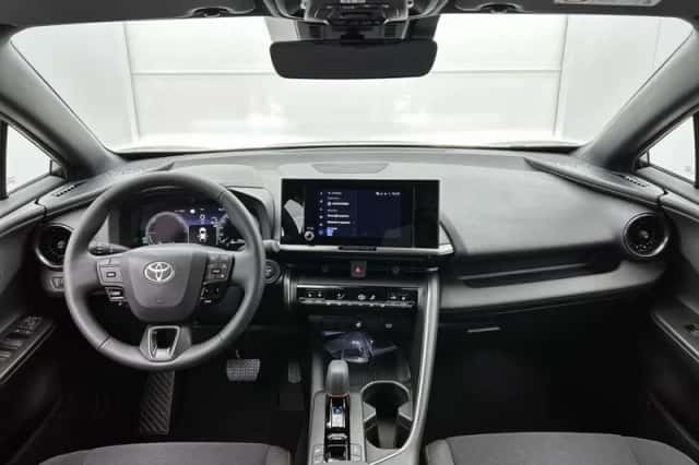 Toyota C-HR (2025) thumbnail 4
