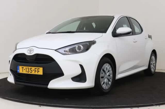 Toyota Yaris (2023) thumbnail 1
