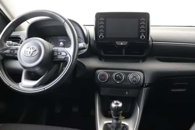 Toyota Yaris (2023) thumbnail 4