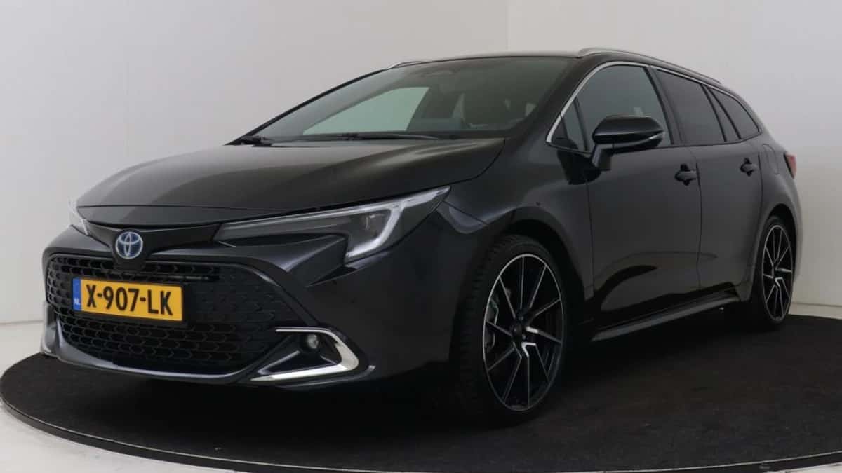 Toyota Corolla_Touring_Sports (2023) — foto 1