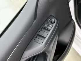 Toyota Yaris (2025) thumbnail 22