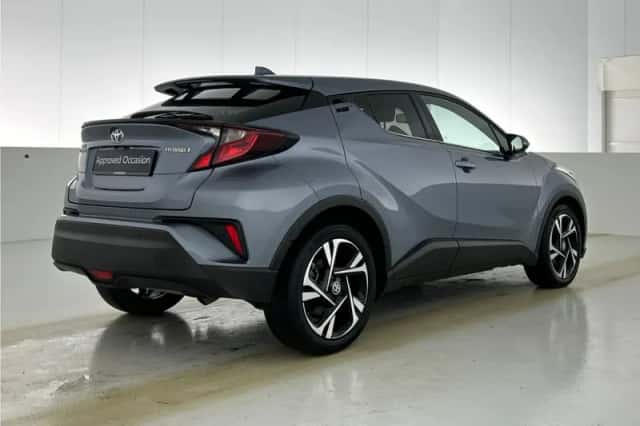 Toyota C-HR (2023) thumbnail 2