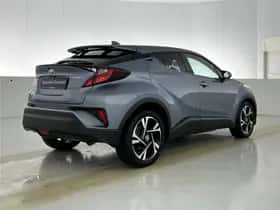 Toyota C-HR (2023) thumbnail 2