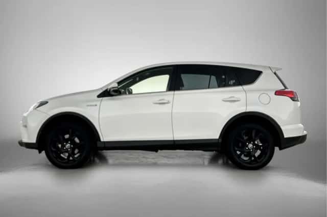 Toyota RAV4 (2018) thumbnail 3