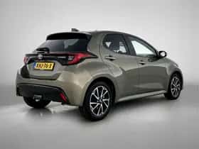 Toyota Yaris (2022) thumbnail 2