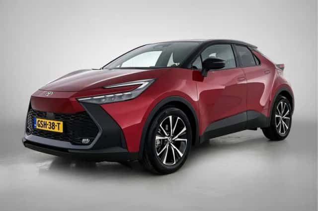 Toyota C-HR (2024) thumbnail 1