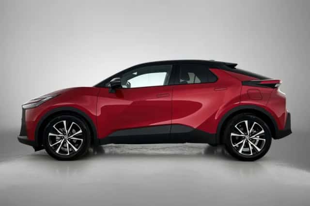 Toyota C-HR (2024) thumbnail 3