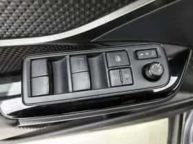Toyota C-HR (2023) thumbnail 22