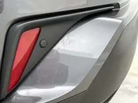 Toyota C-HR (2023) thumbnail 27