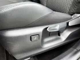 Toyota C-HR (2023) thumbnail 34