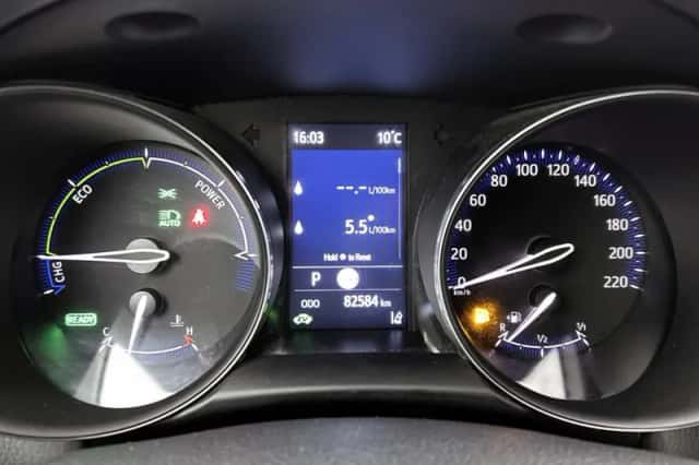 Toyota C-HR (2023) thumbnail 5