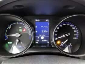 Toyota C-HR (2023) thumbnail 5