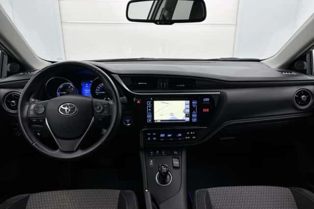 Toyota Auris (2017) thumbnail 4