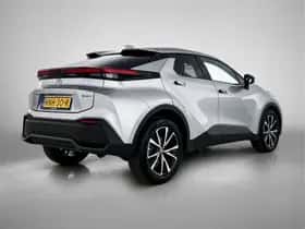 Toyota C-HR (2025) thumbnail 2