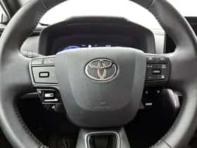 Toyota C-HR (2025) thumbnail 17