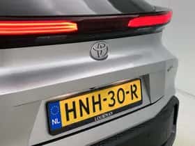 Toyota C-HR (2025) thumbnail 18