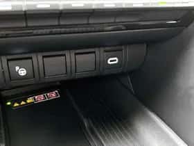 Toyota C-HR (2025) thumbnail 23