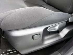 Toyota C-HR (2025) thumbnail 38